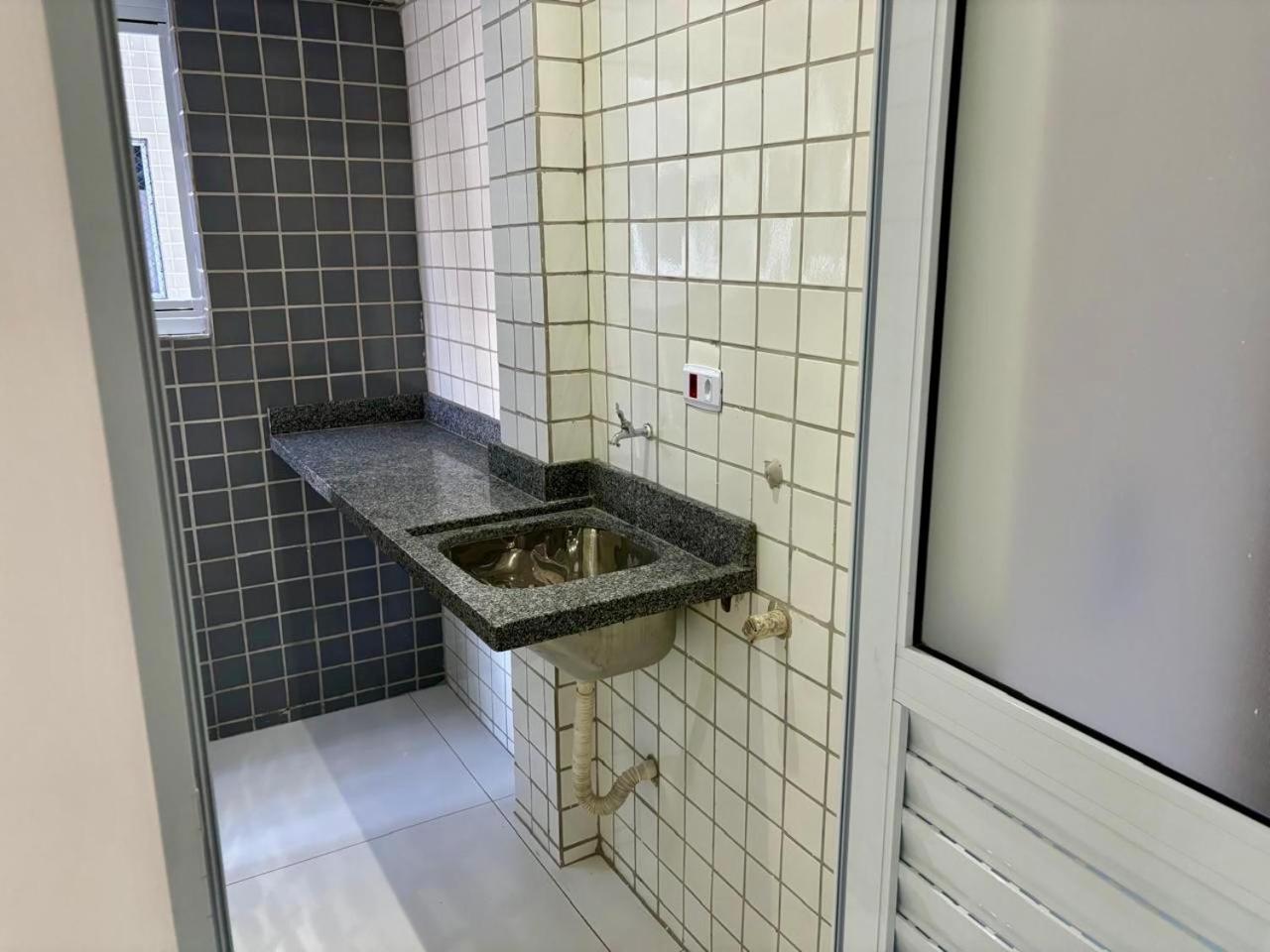 Novo Apto Canto Do Forte, Rua Praia Vista Montanha, Com Wi Fi, Homebeach10, 01 Vaga De Garagem, Melhores Restaurantes Ao Lado Praia Grande  Bagian luar foto